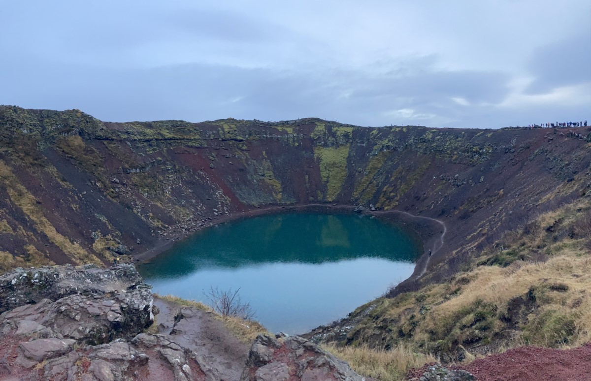 In het Golden Circle gebied vind je de 55 meter diepe Kerid krater.