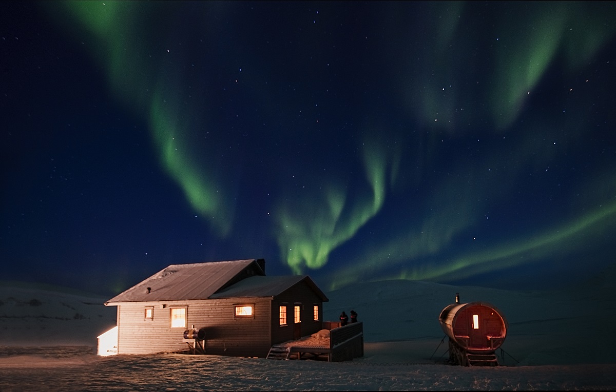 Noorderlicht boven de Juva hut op Spitsbergen.